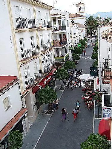 Gasthuis Hostal La Colonia Marbella