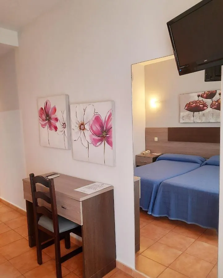 Gasthuis Hostal La Colonia Marbella